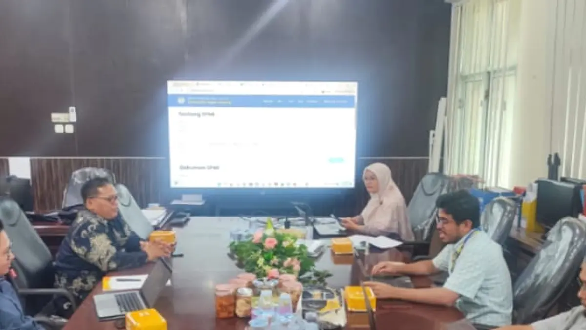 Tim Universitas Teuku Umar Aceh melakukan benchmarking akreditasi internasional bersama BPMI UNP di Padang.(Foto: KKPS UNP)
