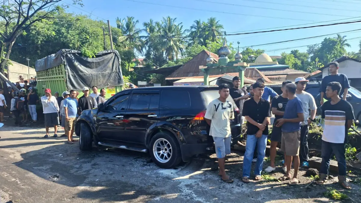 Kondisi saat kecelakaan beruntun yang terjadi di Padangbesi, Kecamatan Lubukkilangan Minggu (10/5) lalu. (DOK POLRESTA PADANG)