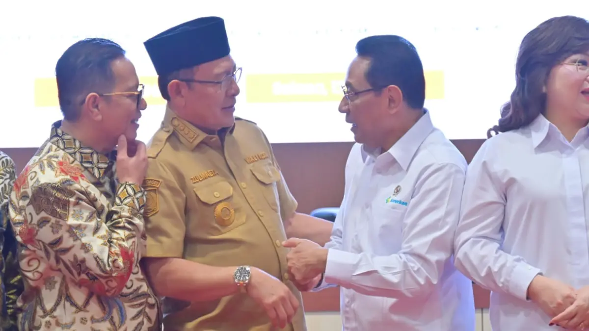 Wako Payakumbuh Zulmaeta bersama Wakil Menteri Kesehatan RI, Benyamin Paulus Octavianus saat hadiri kuliah umum di Fakultas Kedokteran Universitas Andalas, Selasa (12/5/2026).