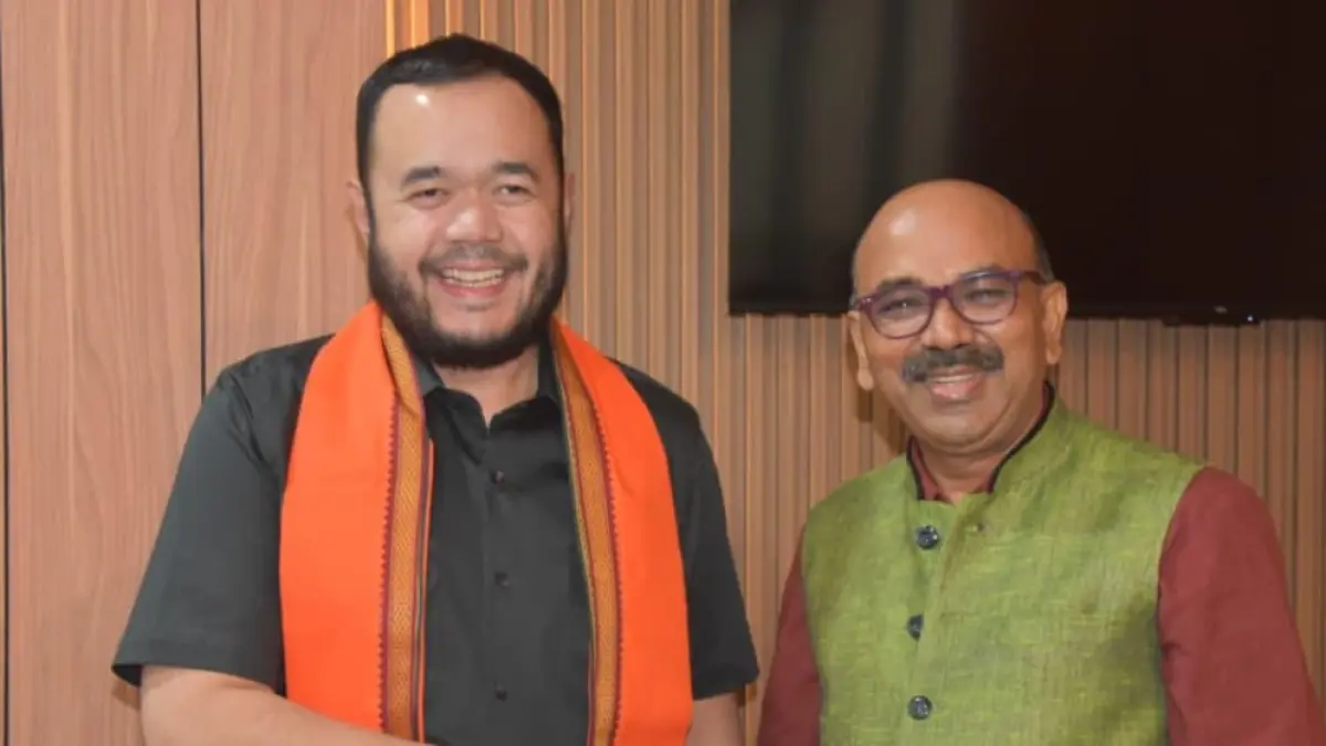 Wali Kota Padang Fadly Amran dan Konjen India Ravi Shanker Goel saat bertemu membahas kerja sama pendidikan.(Foto: Prokopim)