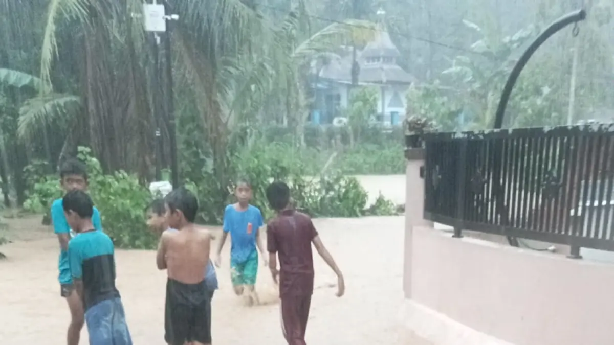 Curah hujan tinggi di hulu picu banjir di Tarantang, Kecamatan Lubukkilangan, Kota Padang, Rabu sore (13/5/2026). (BPBD Padang)