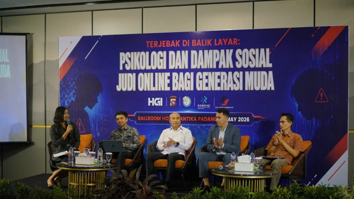 HGI bersama Polda Sumatera Barat menggelar seminar edukatif bertajuk “Terjebak di Balik Layar: Psikologi dan Dampak Sosial Aktivitas Digital Berisiko bagi Generasi Muda” di Ballroom Hotel Santika Padang, Selasa (12/5/2026). (FOTO PRIBADI)