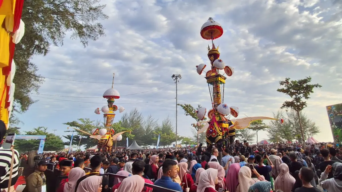 Hoyak Tabuik Piaman 2026 digelar 16-28 Juni di Pariaman. Pemko siapkan keamanan, lalu lintas, dan dorong ekonomi UMKM. Suasana hoyak tabuik tahun lalu. (dok humas)