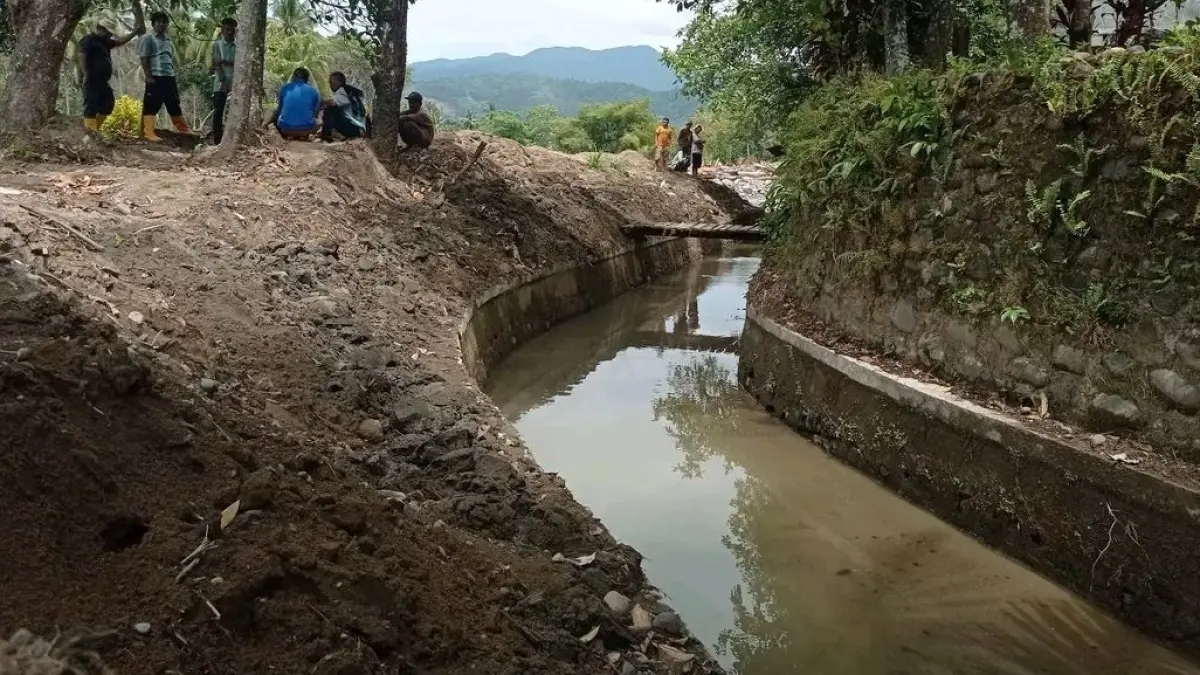 Perbaikan Daerah Irigasi (DI) Lubuk Minturun di Kelurahan Koto Panjang Ikur Koto, Kecamatan Koto Tangah, Kota Padang. (Humas)