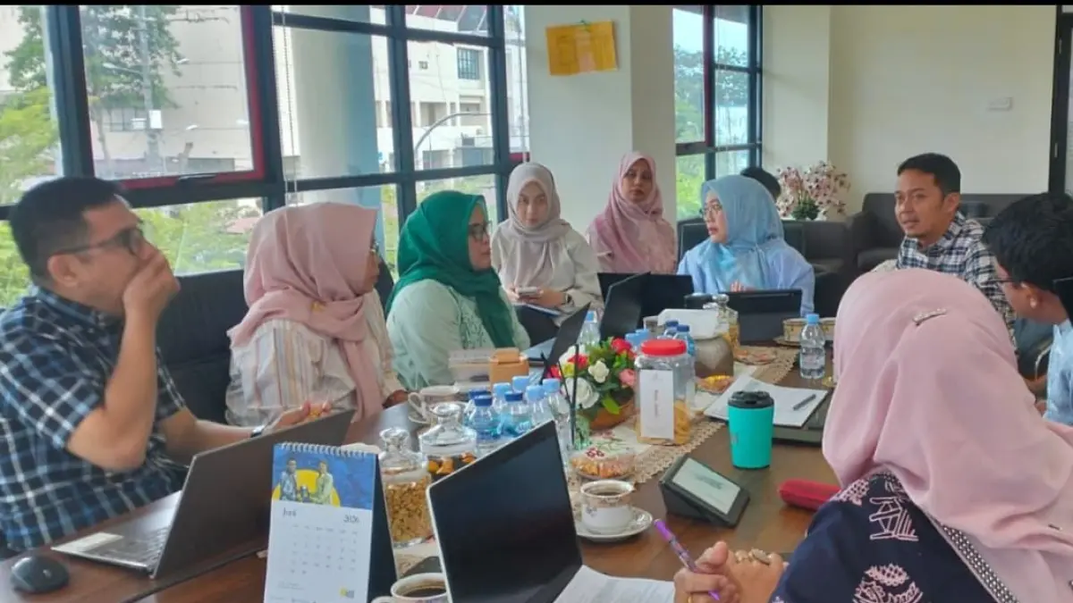 Pertemuan Bappeda Kota Padang bersama Diskominfo dalam sesi brainstorming RKPD 2026 di Kantor Bappeda, Jumat (15/5/26).(Foto: Prokopim)