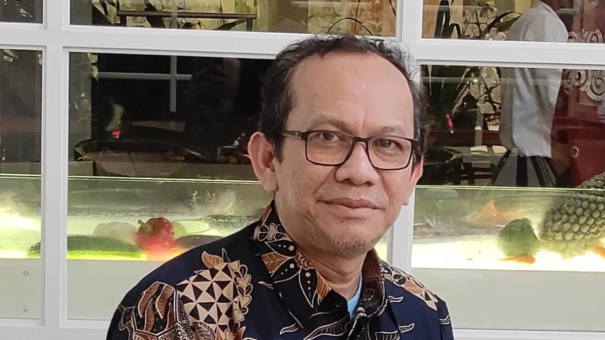 Prof Ir Mas Mera MT Ph.D
