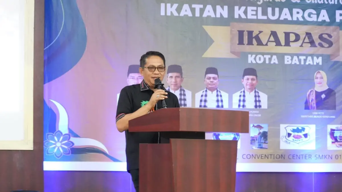 Wakil Ketua DPRD Sumatera Barat, Evi Yandri Rajo Budiman menghadiri pelantikan pengurus IKAPAS Kota Batam periode 2025-2030 yang dirangkai dengan kegiatan Silaturahmi Akbar di Convention Centre SMKN 1 Batam, baru-baru ini. (DOK DPRD SUMBAR)