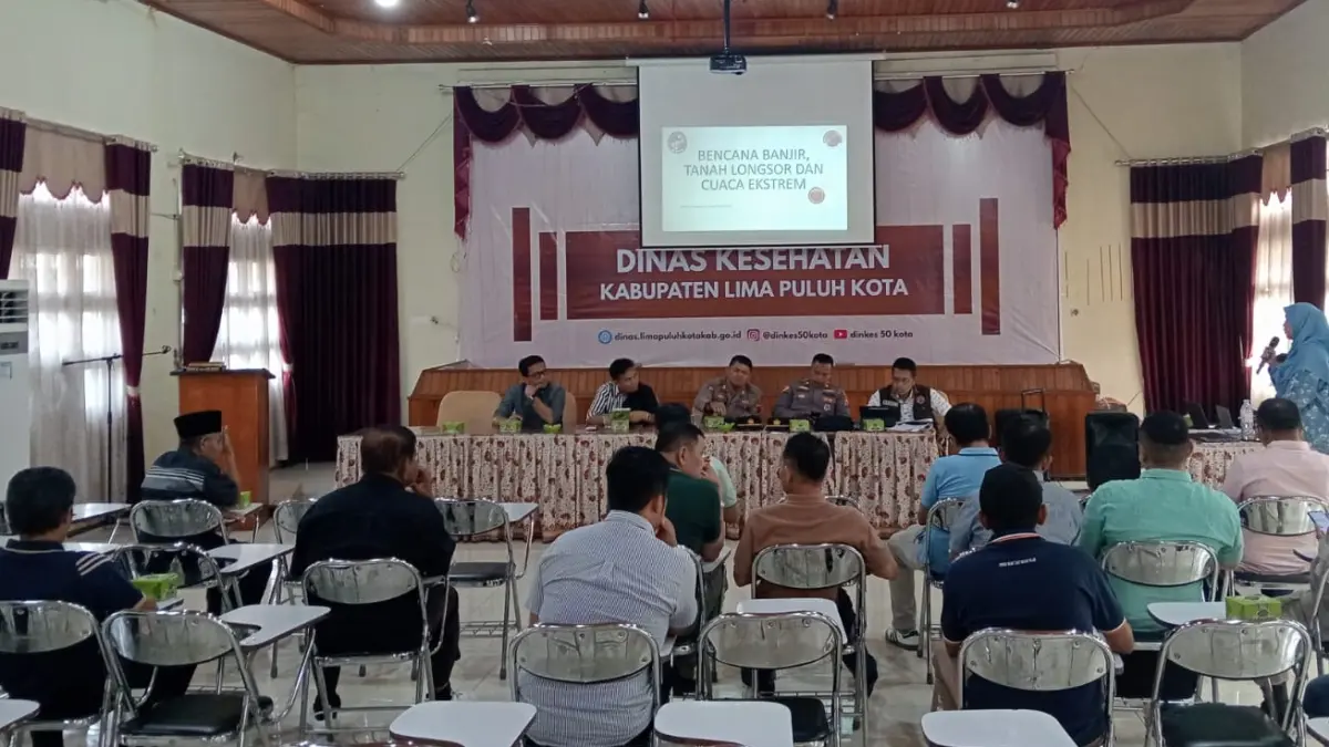 Pemkab Limapuluh Kota menetapkan status tanggap darurat bencana hidrometeorologi selama 14 hari akibat cuaca ekstrem di sejumlah wilayah.