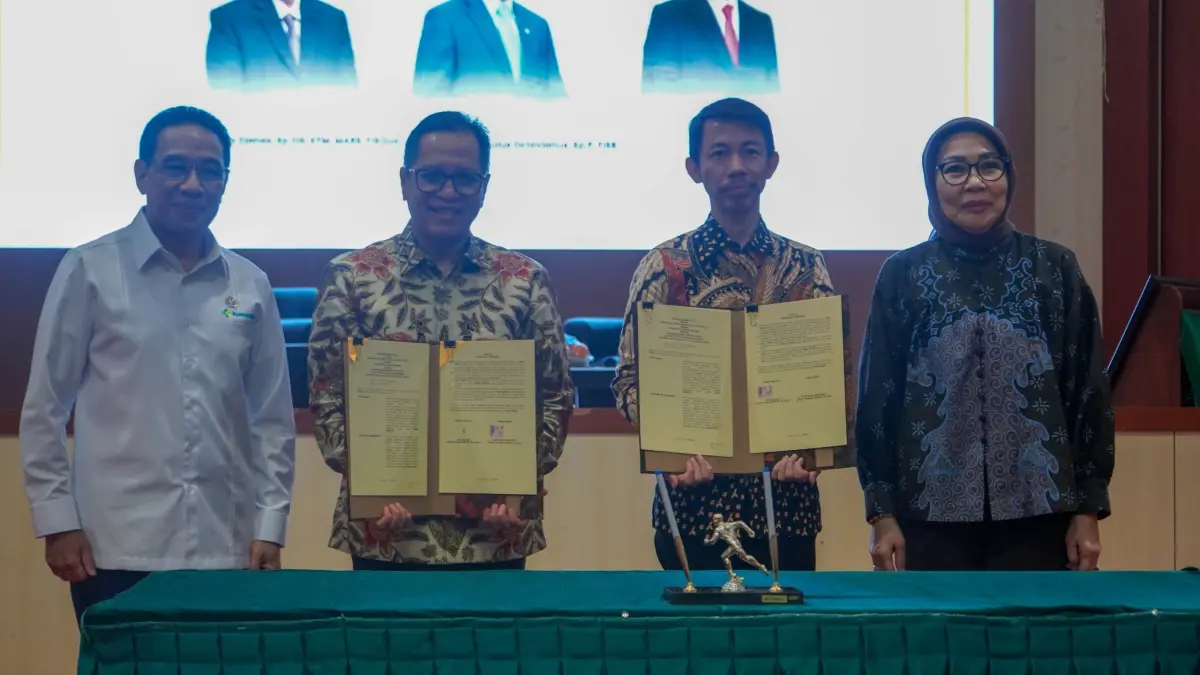 RSUP Dr M Djamil Padang melakukan penandatangan kerja sama dalam rangkaian Kunjungan Kerja Wamenkes Benjamin Paulus Octavianus, Selasa (12/5). (DOK RSUP DR M DJAMIL PADANG)