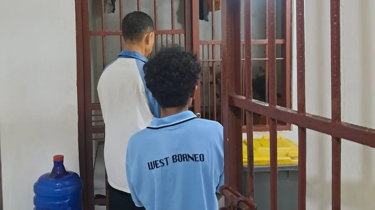 Satreskrim Polresta Padang mengamankan pelaku penganiayaan balita, Sabtu (16/5). (DOK POLRESTA PADANG)