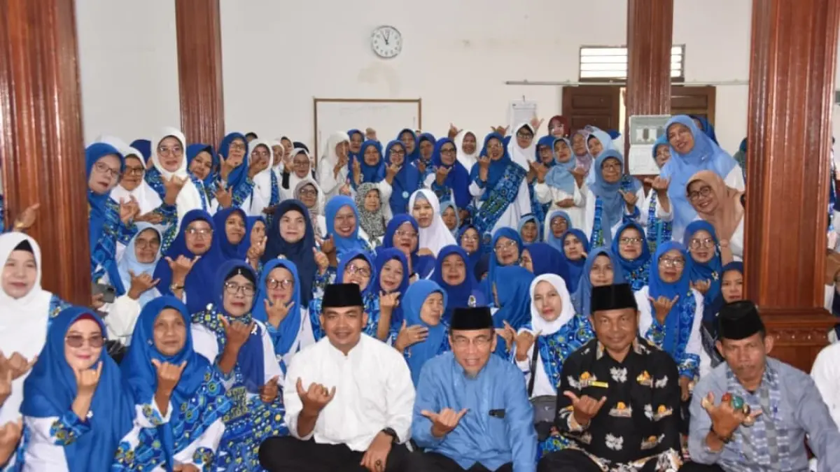 Wakil Wali Kota Padang Maigus Nasir bersama jamaah Pengajian Bulanan BKMT Permata di Musala Nurul Jadid, Kuranji, Minggu (17/5/2026).(Foto: Prokopim)
