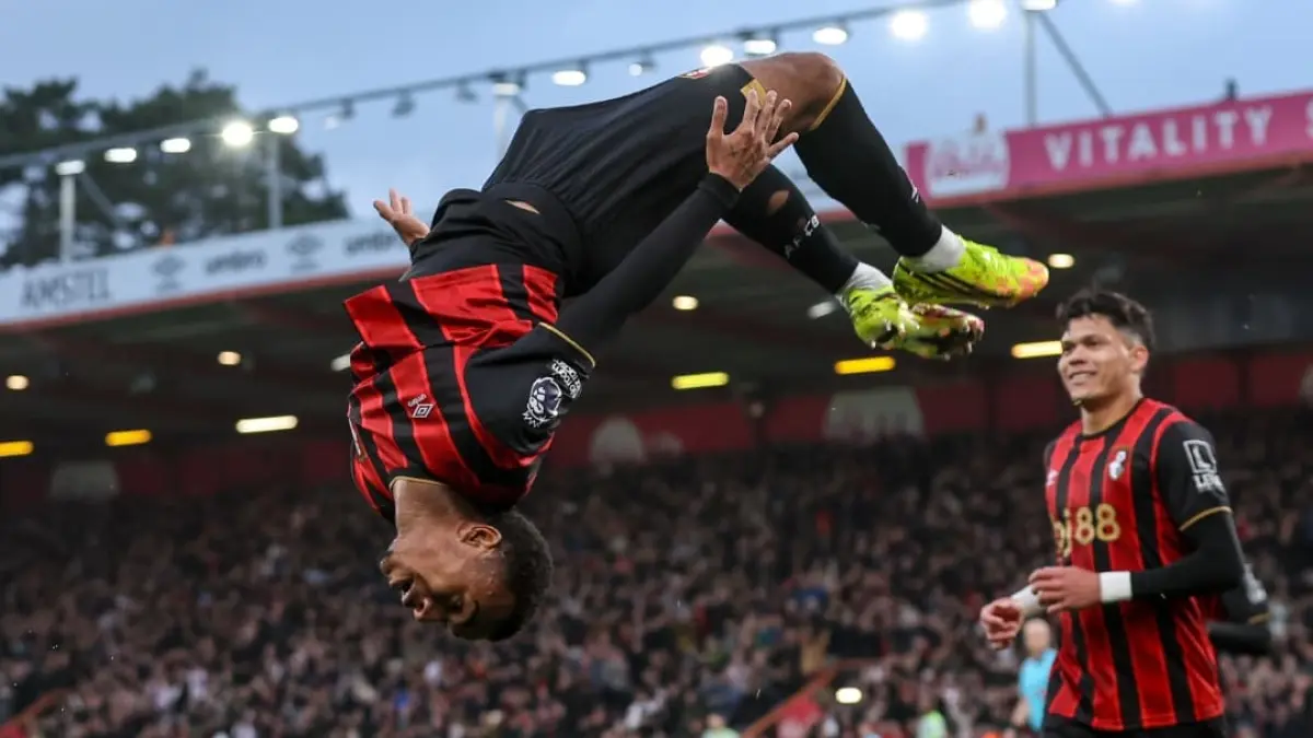 Eli Junior Kroupi merayakan gol Bournemouth ke gawang Manchester City di laga Premier League 2025-26.(Foto: X @afcbournemouth)