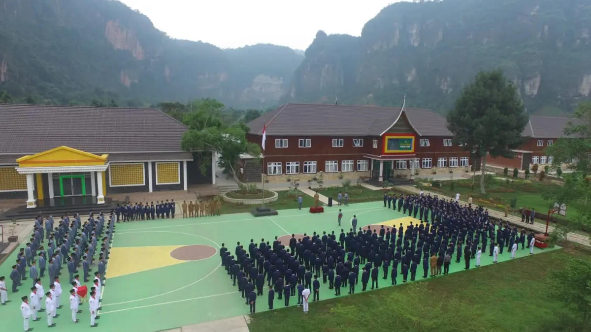 Sebanyak 65 siswa ICBS Payakumbuh diterima di Universitas Al-Azhar Mesir, memperkuat posisi sekolah berprestasi di Sumbar tahun 2026. Potret Kampus Insan Cendekia Boarding School Payakumbuh, dijepret dari udara. (dok) 