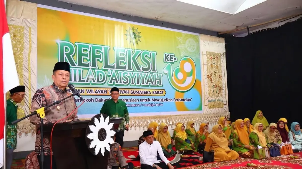 Wakil Wali Kota Payakumbuh Elzadaswarman saat menyampaikan sambutan pada refleksi Milad ‘Aisyiyah ke-109 di Kota Payakumbuh, Ahad (24/5), yang dihadiri ribuan jamaah dari berbagai daerah di Sumatera Barat. (DOK PEMKO PAYAKUMBUH)