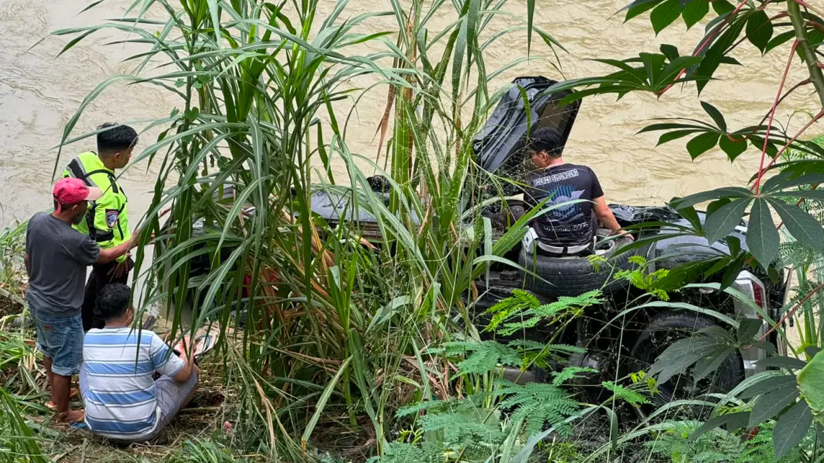 Kecelakaan maut di Sijunjung akibat microsleep, Senin pagi (25/5/2026). Mobil Pajero bawa 6 penumpang tabrak Ertiga dan masuk jurang. (Satlantas Polres Sijunjung)