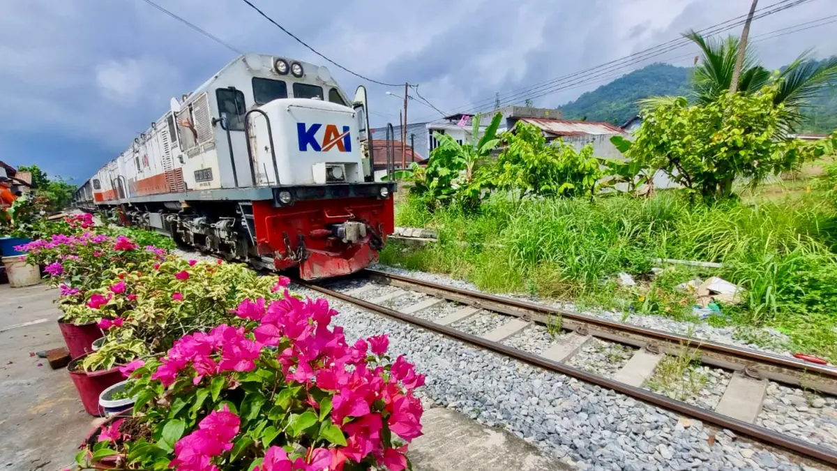 KAI Divre II Sumbar menyiapkan 46.752 kursi kereta api lokal selama libur Iduladha 2026 untuk mendukung wisata dan mobilitas warga.