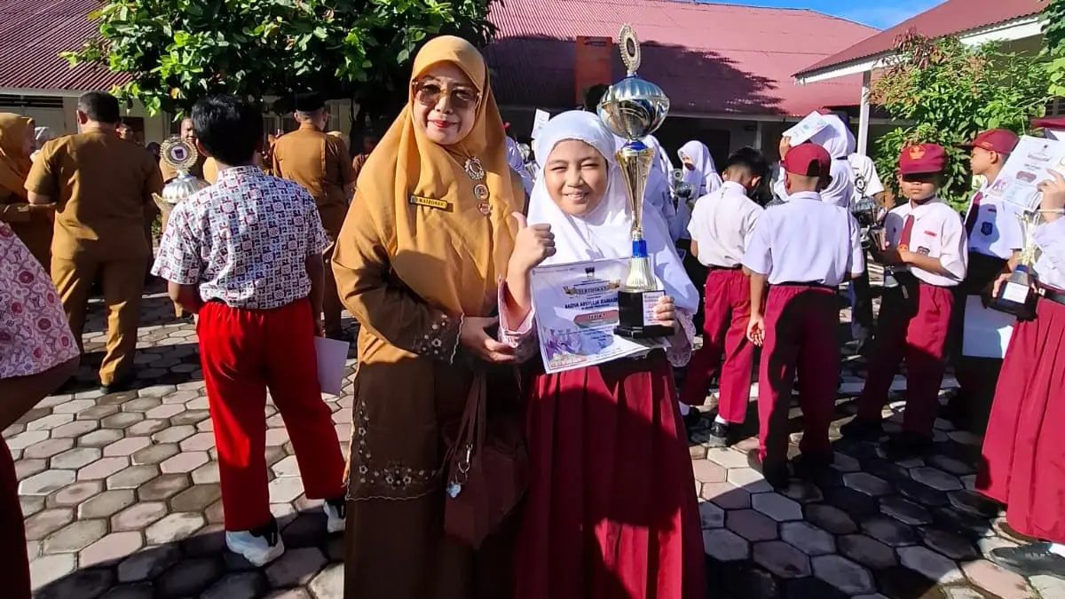 Prestasi membanggakan kembali diraih siswa SDN Percobaan Padang dalam ajang Festival Lomba Seni dan Sastra Siswa Nasional (FLS3N) tingkat Kota Padang. (DOKUMENTASI PRIBADI)