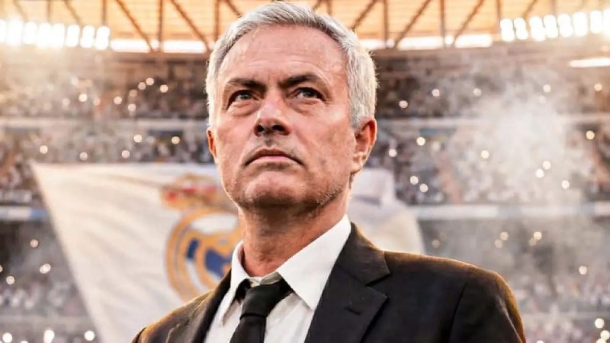 Jose Mourinho dikabarkan akan menandatangani kontrak berdurasi dua musim dengan opsi tambahan satu tahun menggantikan Alvaro Arbeloa.(Foto: Fabrizio Romano)