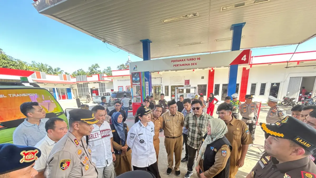 Polres Dharmasraya bersama unsur Forkopimda melakukan pemantauan dan pengecekan penyaluran BBM bersubsidi di tiga SPBU di Kabupaten Dharmasraya, Selasa (26/5/2026). (DOKUMENTASI POLRES DHARMASRAYA)