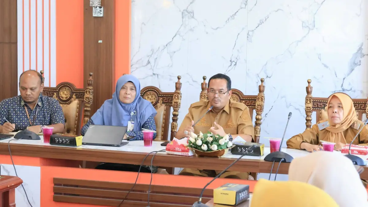 Rapat Forum Komunikasi Implementasi Program JKN Kota Pariaman Semester I Tahun 2026 di Ruang Rapat Wali Kota Pariaman, Selasa (26/5/2026).