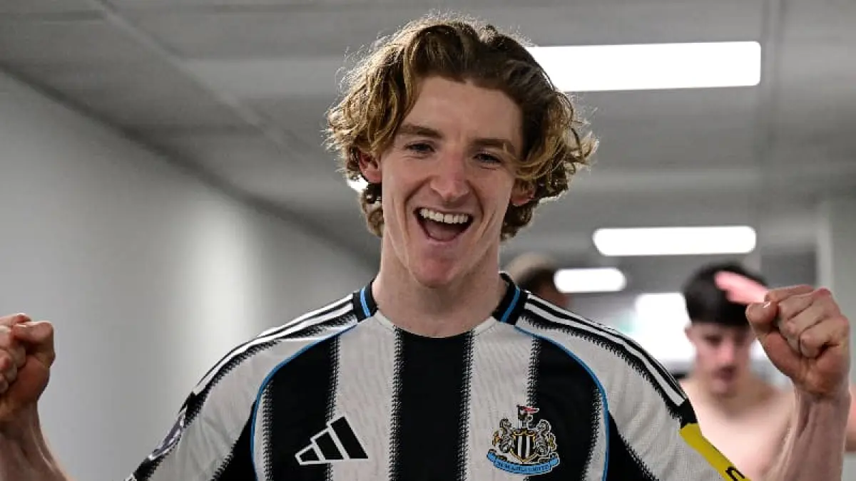 Anthony Gordon dikabarkan segera bergabung dengan Barcelona setelah mencapai kesepakatan transfer dengan Newcastle United senilai £69,3 juta dan dijadwalkan menjalani tes medis dalam waktu dekat.(Foto: Dok. X @NUFC)