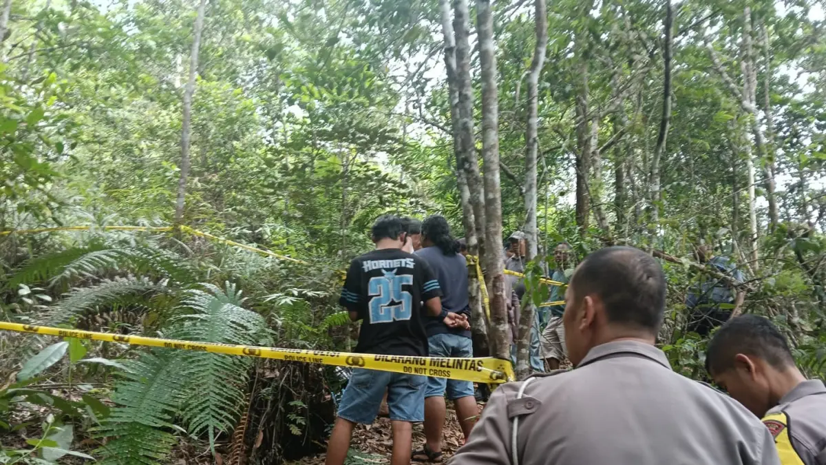 Pria asal Tanahdatar berinisial MNP (25) yang bekerja sebagai Office Boy ditemukan tewas diduga gantung diri di pohon karet lahan perkebunan Limaumanis, Kota Padang, Kamis (28/5/2026). (Polsek Pauh)