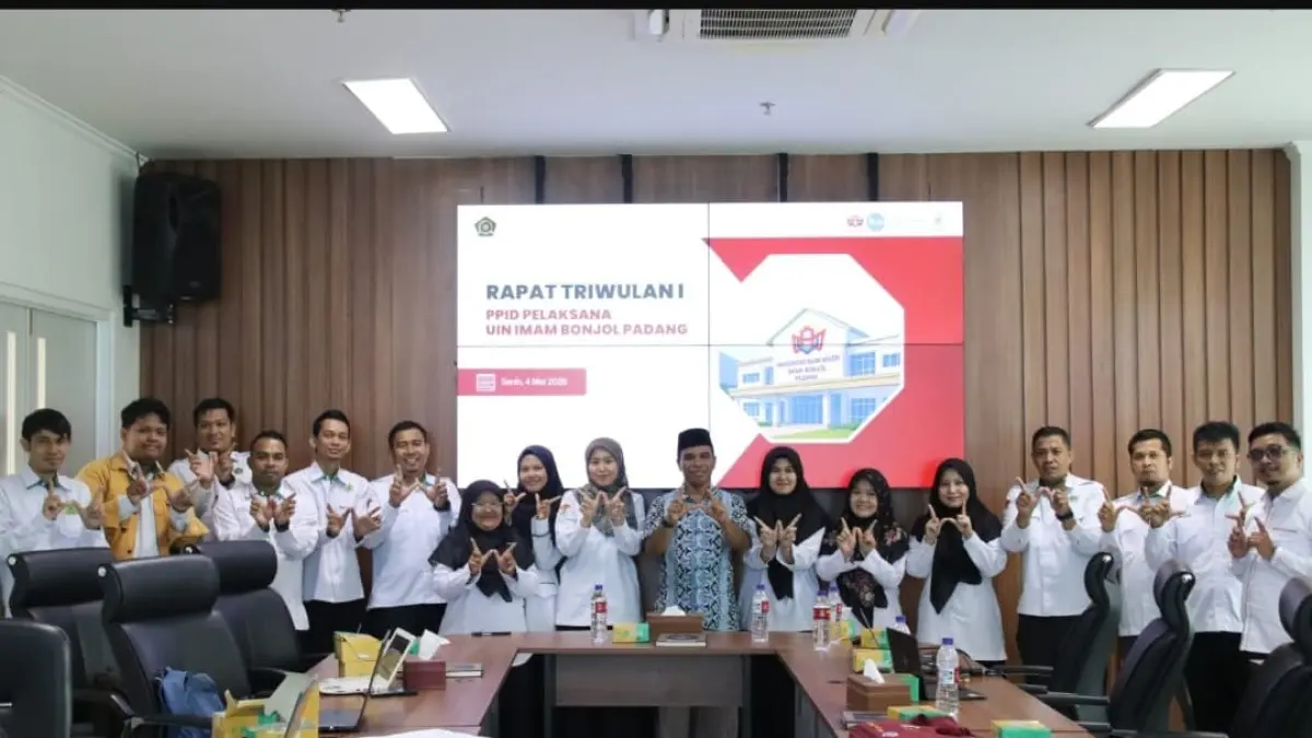 Tim PPID UIN Imam Bonjol Padang melaksanakan Rapat Triwulan I 2026 di Ruang Rapat Senat Kampus III sebagai upaya penguatan layanan keterbukaan informasi publik dan peningkatan kualitas layanan informasi kampus.(Foto: Humas)