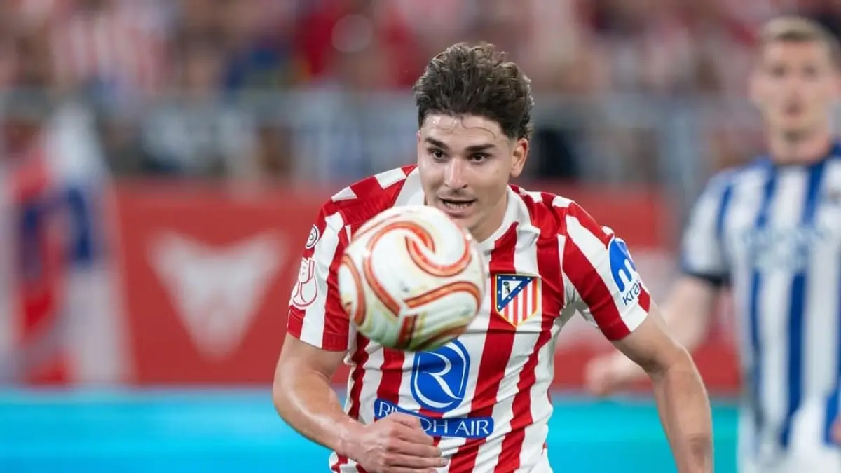 Julian Alvarez saat membela Atletico Madrid. Barcelona dilaporkan mulai melakukan pendekatan awal untuk mendatangkan penyerang asal Argentina ini di bursa transfer musim panas 2026.(Foto: IG @julianalvarez)