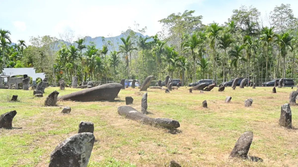 Kawasan Situs Menhir Bawah Parit di Nagari Maek, Kabupaten Limapuluh Kota, menjadi salah satu ikon wisata di Limapuluh Kota. Kamis (28/5) Gubernur Mahyeldi mengunjungi kawasan ini. (DOK BIRO ADPIM)