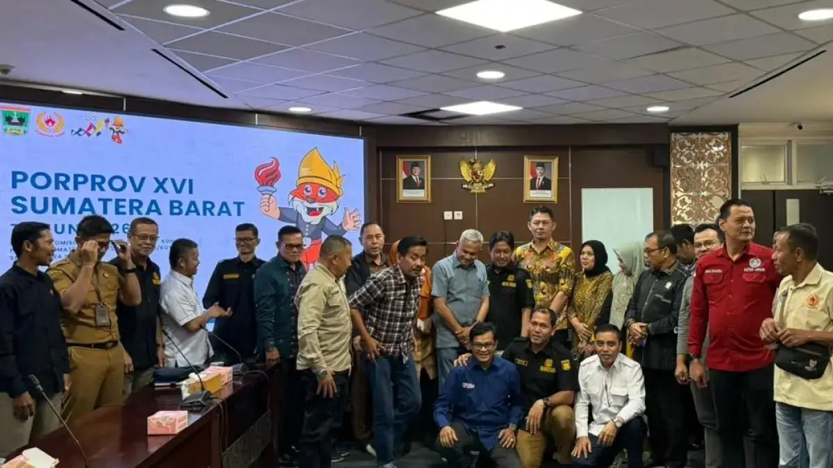 Komisi V DPRD Sumbar menggelar rapat dengar pendapat bersama Dispora Sumbar, KONI Sumbar, serta pengurus KONI kabupaten dan kota se-Sumbar di ruang Badan Musyawarah DPRD Sumbar, Selasa (26/5). (DOK DPRD SUMBAR)