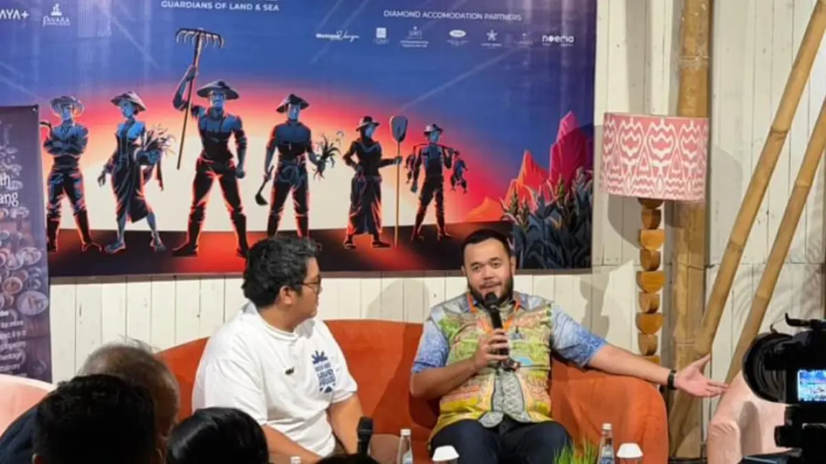 Wali Kota Padang Fadly Amran menyampaikan paparan sebagai keynote speaker Ubud Food Festival 2026 di Ubud, Bali.(Foto: Prokopim)