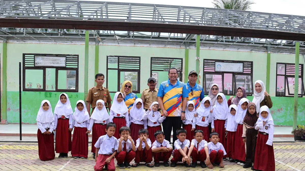 Wali Kota Pariaman Yota Balad memastikan revitalisasi SMPN 9 Pariaman senilai Rp3,738 miliar berjalan tepat waktu untuk mendukung kualitas pendidikan.