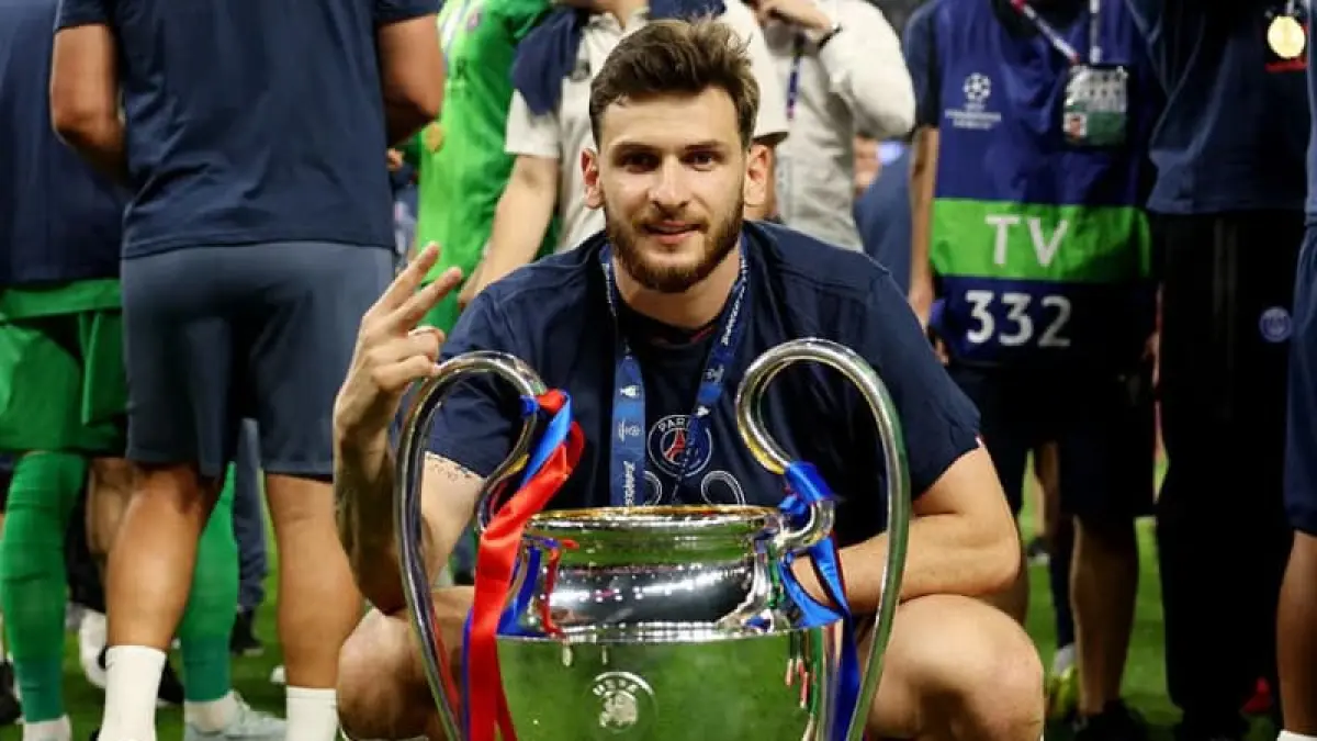 Khvicha Kvaratskhelia dinobatkan UEFA sebagai Pemain Terbaik Liga Champions League 2025/26 setelah bawa PSG juara berturut-turut.(Foto: UEFA)