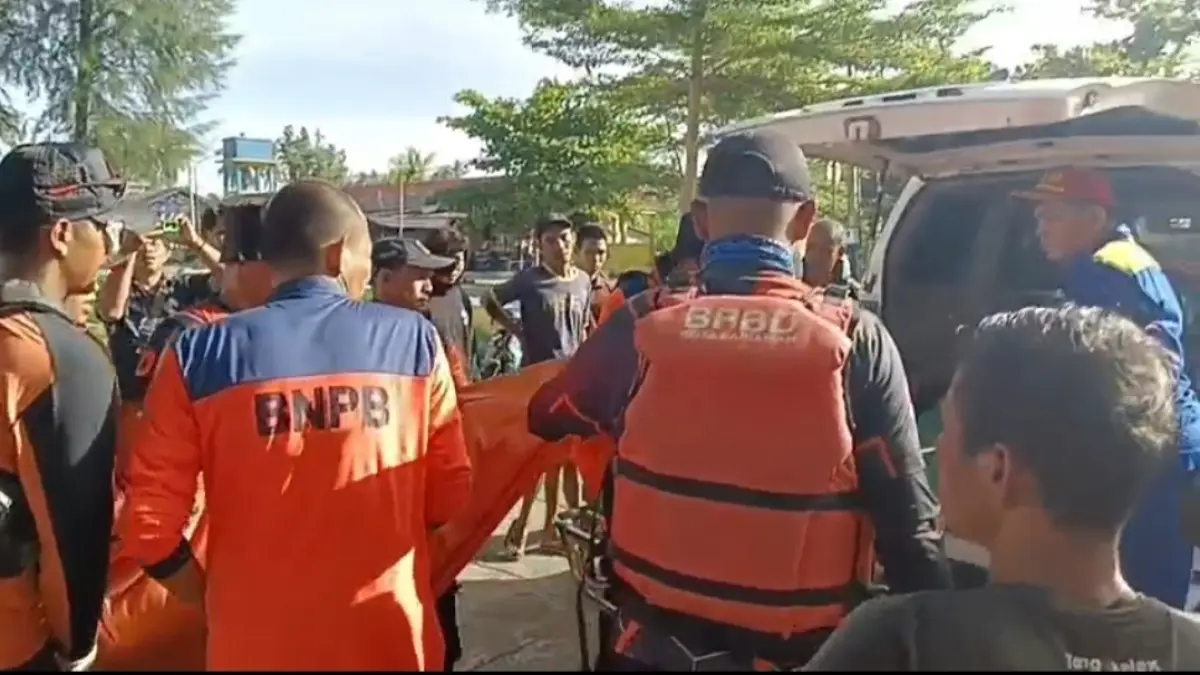 Remaja 18 tahun, Muhamad Sultan Khalis Gani, yang terseret ombak di Pantai Sunua, Kabupaten Padangpariaman, ditemukan tewas mengembang, Senin (1/6/2026). (Kantor SAR Kelas A Padang)