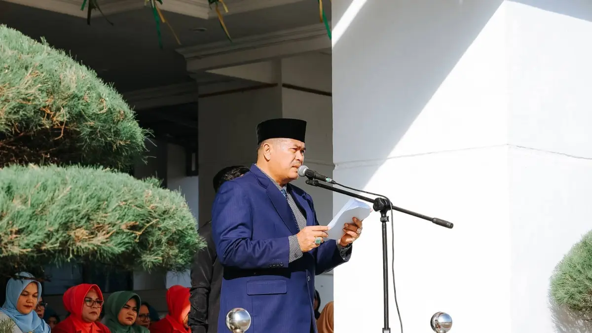 Wali Kota Pariaman Yota Balad  saat Upacara Peringatan Hari Lahir Pancasila 2026 di halaman Balaikota Pariaman, Senin (1/6). (DOK PEMKO PARIAMAN)