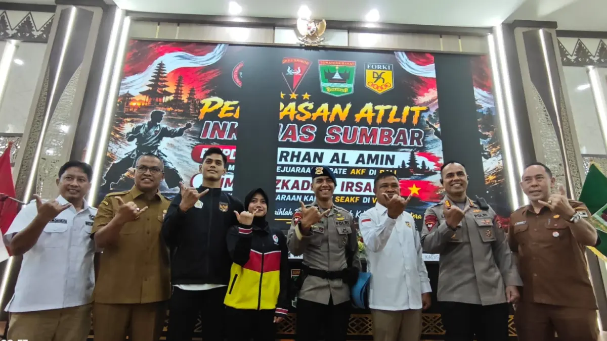 Dua atlet karate Sumbar akan mewakili Indonesia di AKF Bali dan SEAKF Vietnam. FORKI Sumbar menyiapkan bonus bagi peraih medali.