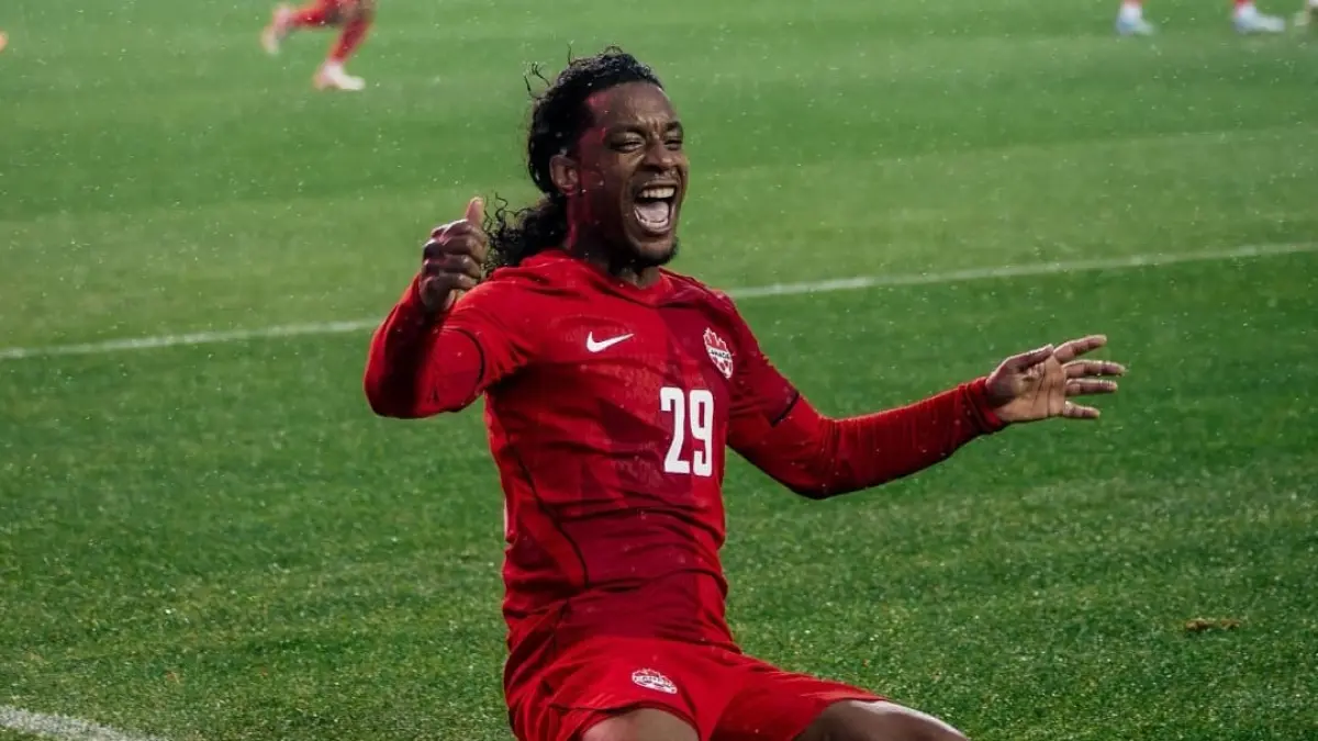 Jayden Nelson merayakan gol Kanada saat mengalahkan Uzbekistan 2-0 dalam laga uji coba Piala Dunia 2026 di Edmonton.(Foto: X @CANMNT_Official)