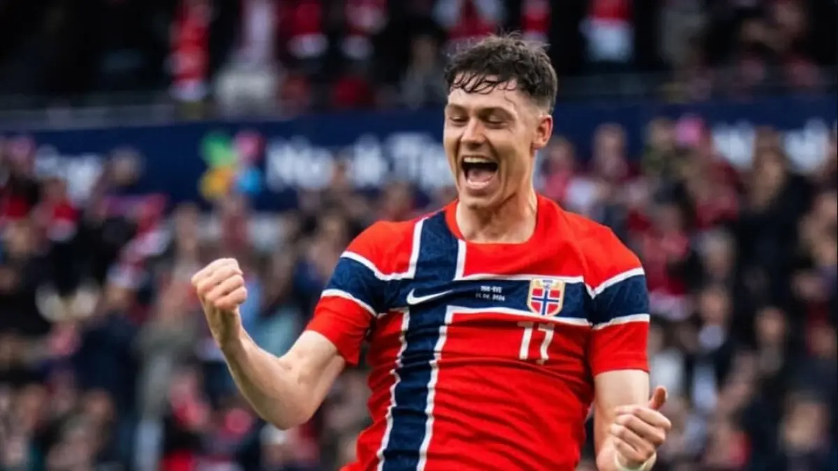 Jorgen Strand Larsen merayakan gol saat Norwegia mengalahkan Swedia 3-1 dalam laga FIFA International Friendly 2026 di Oslo.(Foto: IG @strandlarsen)