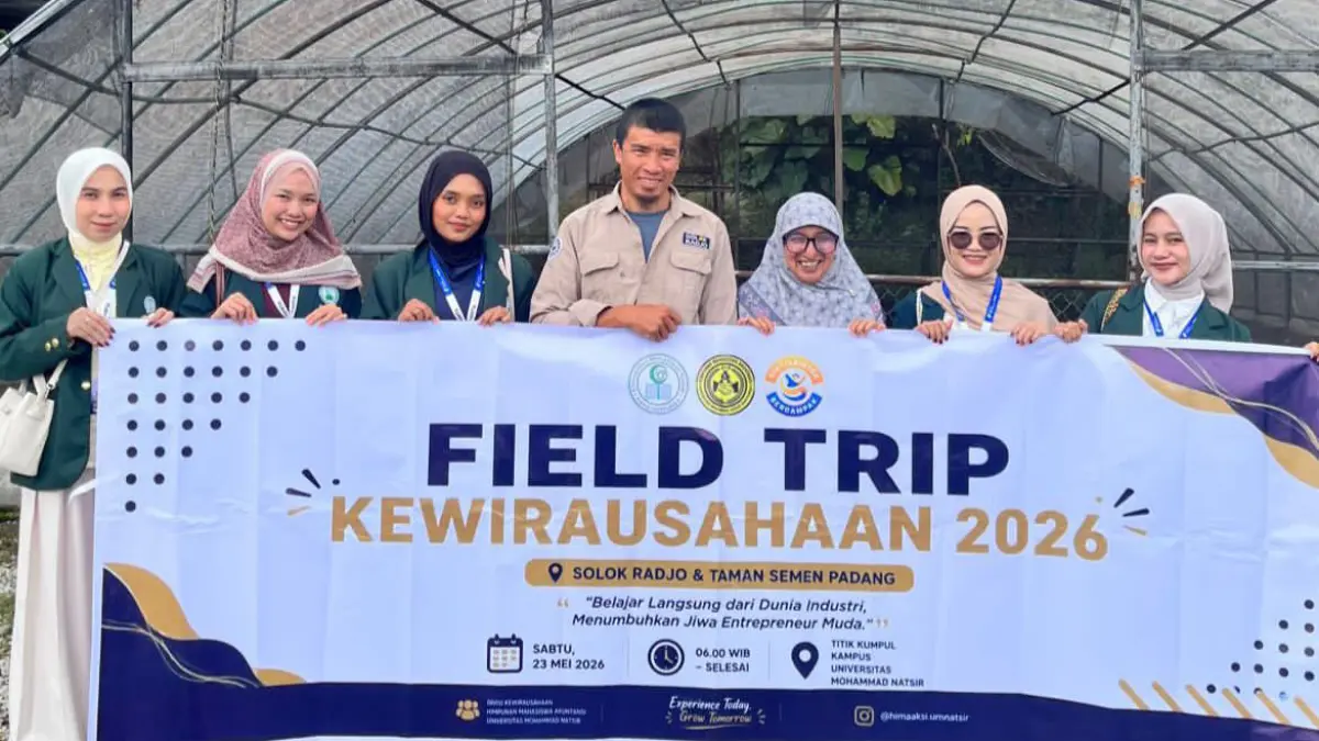 Mahasiswa Program Studi S1 Akuntansi Universitas Mohammad Natsir Bukittinggi saat melakukan kunjungan dan observasi proses bisnis di Kopi Solok Radjo, Alahan Panjang, Sumatera Barat, 25 Mei 2026.