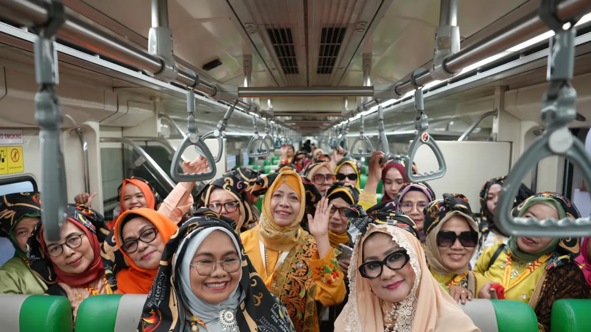KAI Divre II Sumbar menyambut kedatangan delegasi International Minangkabau Literacy Festival (IMLF) 2026 di Stasiun Bandara Internasional Minangkabau sebelum melanjutkan perjalanan ke Bukittinggi.