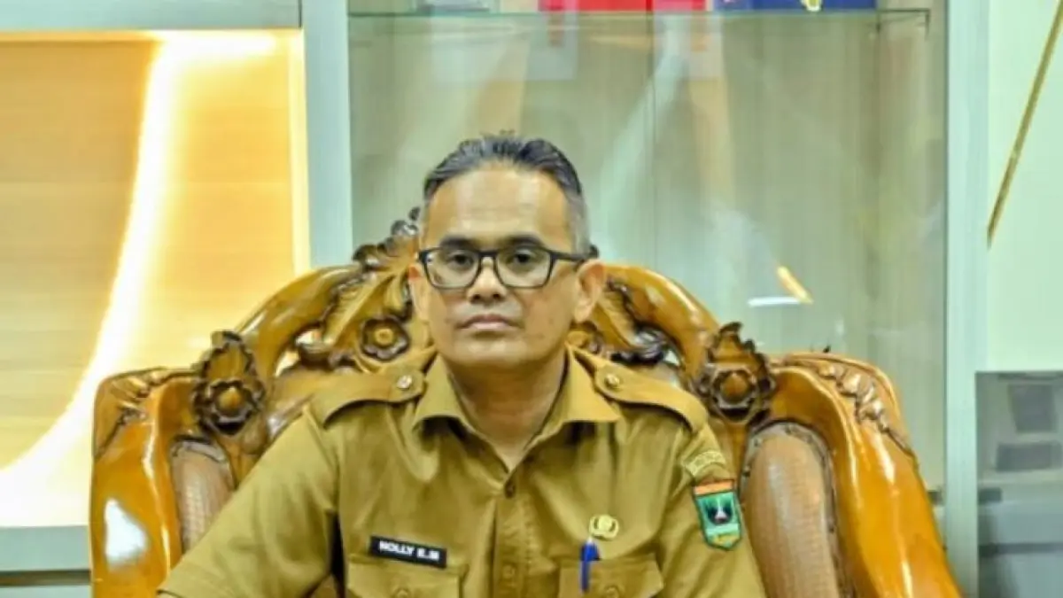 Kepala Biro Administrasi Pimpinan Setdaprov Sumbar, Nolly Eka Mardianto, saat memberikan penjelasan terkait alokasi anggaran rehabilitasi dan pemeliharaan aset daerah di Padang, Kamis (4/6). (DOK BIRO ADPIM)