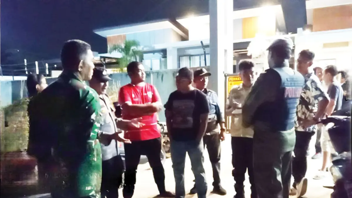 Unsur Forkopimca Kuranji melakukan pengawasan terhadap ketertiban dan ketentraman masyarakat, baru-baru ini. (DOK KECAMATAN KURANJI)