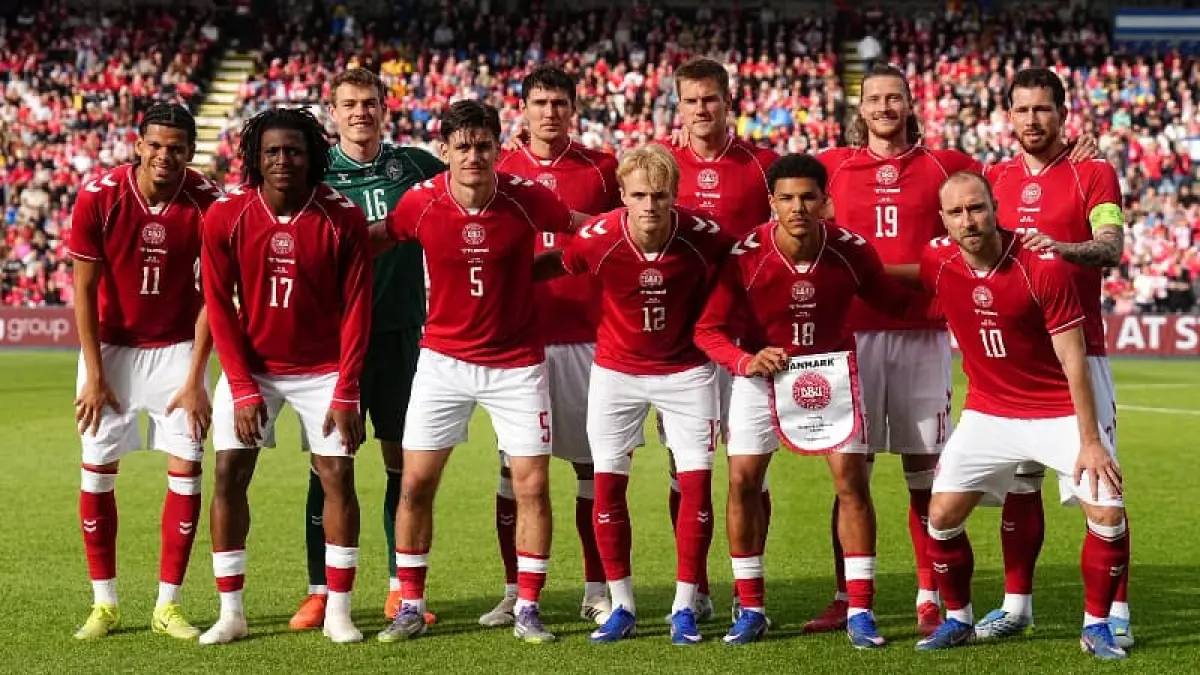 Christian Eriksen bersama pemain Timnas Denmark lainnya sebelum pertandingan persahabatan melawan Ukraina di Odense.(Foto: X @dbulandshold)