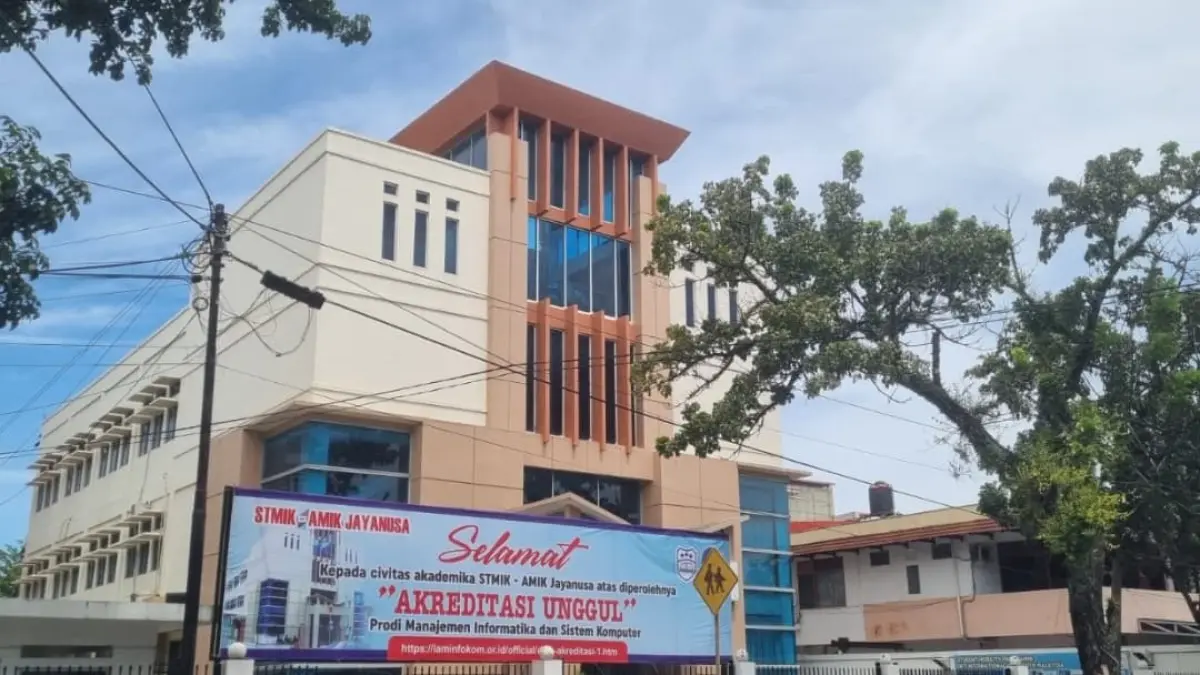 Kampus Universitas Jayanusa Padang, kampus berorientasi karier dengan program studi unggulan dan pendaftaran mahasiswa baru 2026.(Foto: Dok. Jayanusa)