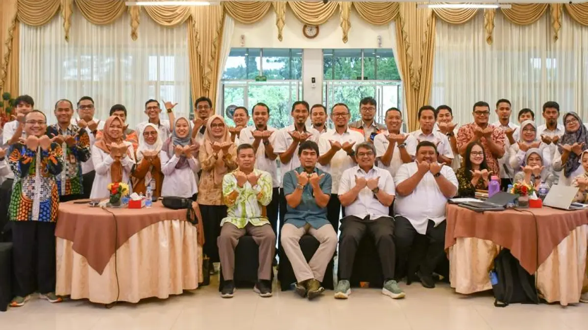 Peserta Bimtek PT Semen Padang mempelajari penghitungan karbon berbasis ISO 14064 untuk mendukung verifikasi emisi dan kesiapan menghadapi regulasi global.