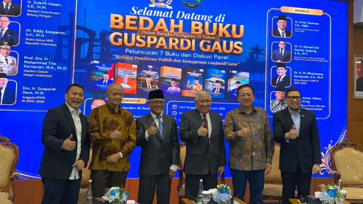 Senator RI asal Sumatera Barat Irman Gusman menyampaikan pandangannya dalam diskusi “Refleksi Pemikiran Politik dan Kenegaraan Guspardi Gaus” di Kompleks Parlemen Senayan, Jakarta, Rabu (10/6). 
