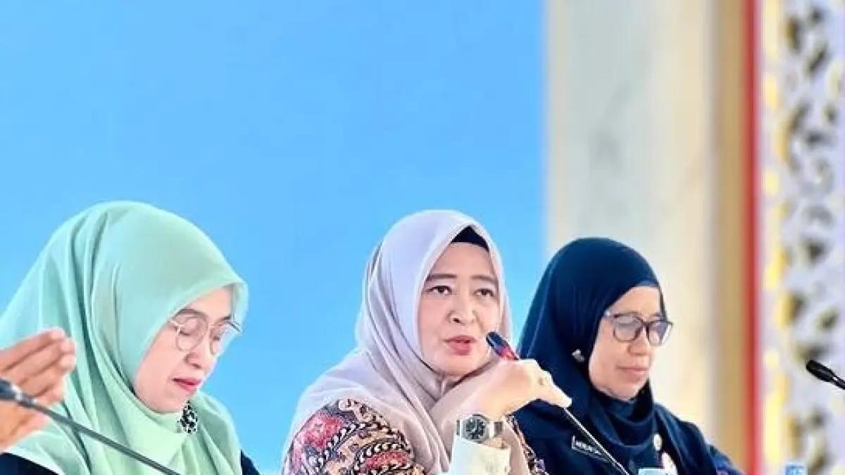 Anggota Komisi V DPRD Sumatera Barat, Yesi Endriani saat menghadiri Bimtek Guru Wali Kelas Angkatan II yang digelar di Bukittinggi, Kamis (11/6). (DOK DPRD SUMBAR)