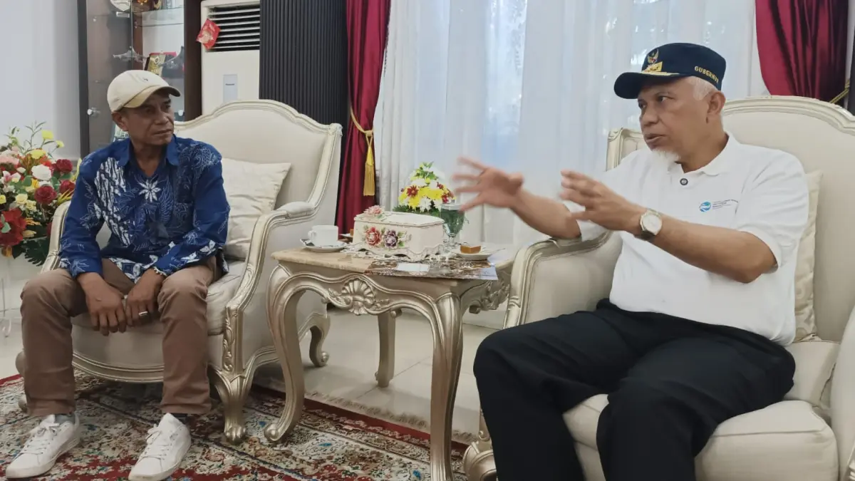 Gubernur Sumatera Barat Mahyeldi menerima audiensi pengurus DPP Kolaborasi Jurnalis Indonesia (KJI) di Istana Gubernur Sumbar, Jumat (12/6/2026). Pertemuan membahas rencana pelaksanaan Uji Kompetensi Wartawan (UKW) di Kota Padang.&nbsp;
