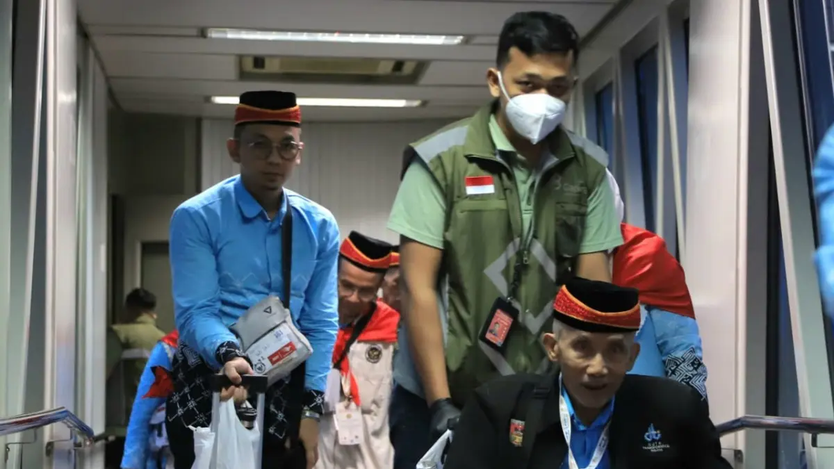 Jamaah haji Kloter 07 Debarkasi Padang saat tiba di BIM, Padangpariaman, Kamis (12/6). (DOK KEMENHAJ SUMBAR)