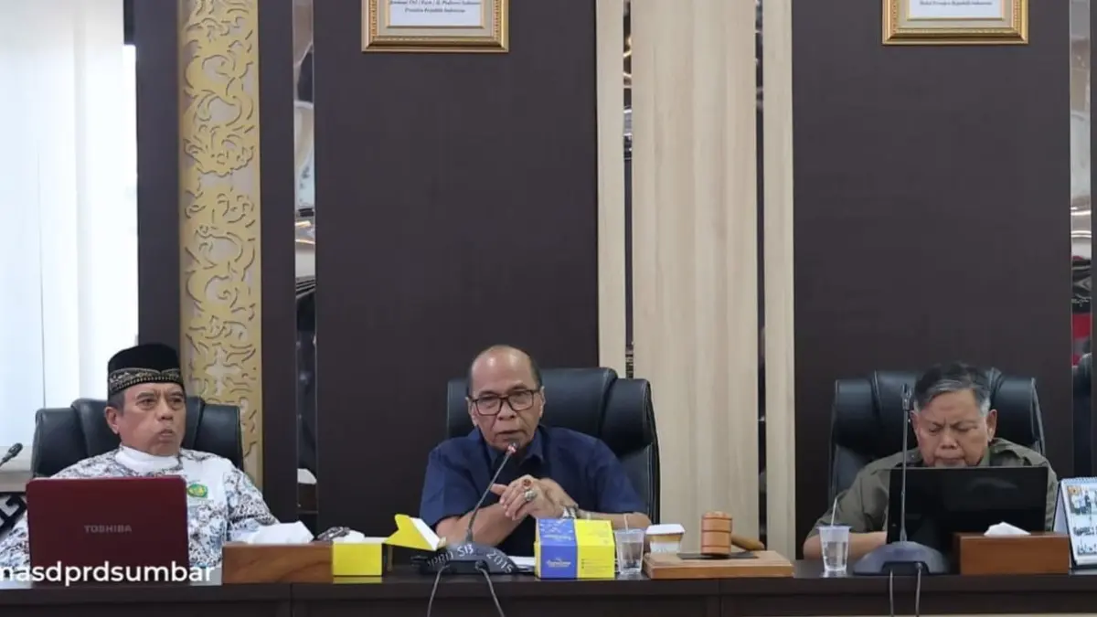 Tim Ahli DPRD Provinsi Sumatera Barat menggelar rapat rutin di Ruang Khusus II Kantor DPRD Provinsi Sumatera Barat, baru-baru ini. (DOK DPRD SUMBAR)